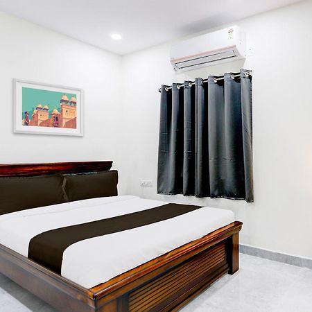 Super Collection O Vanasthalipuram Sururnagar Exterior photo